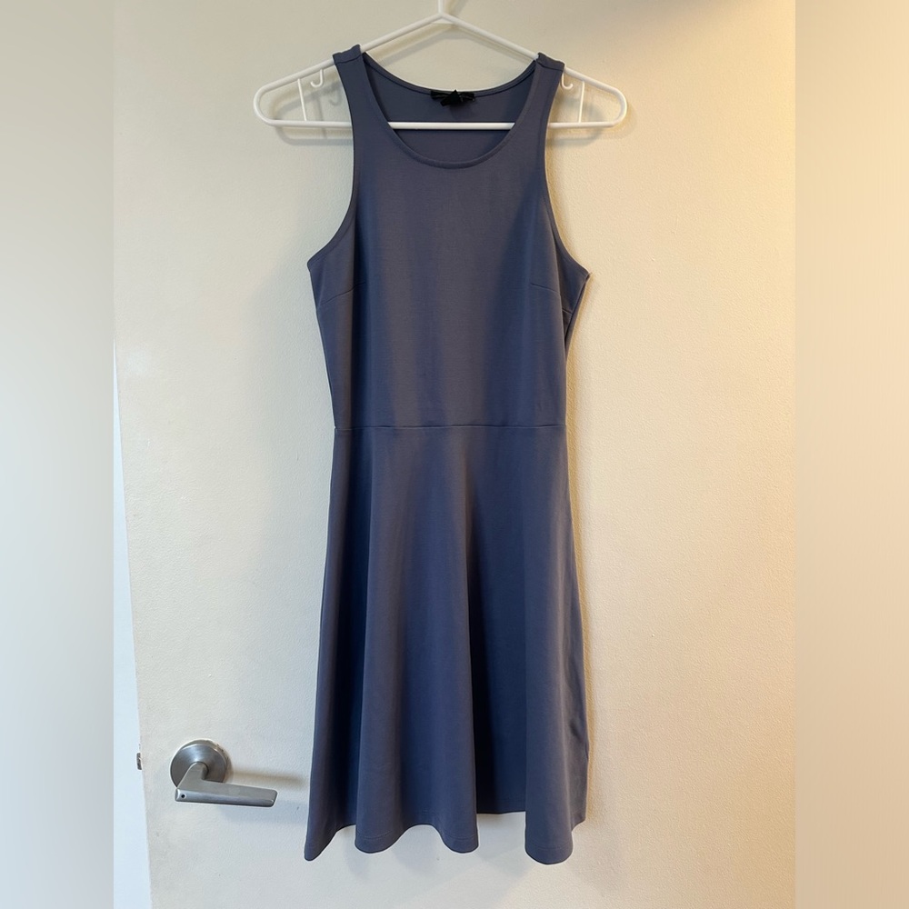 H&M dress size small - knee length , super cute for all occasions. Spring blue!